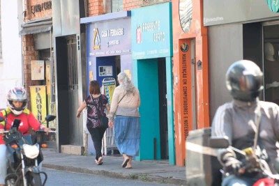Comércio local gera empregos perto dos moradores e mantém a renda circulando no próprio município -  (crédito: marcos vieira/EM/D.A Press)