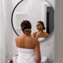 TikTok populariza skin flooding: excesso de camadas pode prejudicar a pele - Magnific