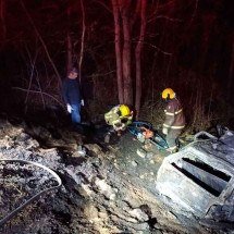 Polícia investiga acidente suspeito com dois mortos carbonizados - Corpo de Bombeiros/Divulgação