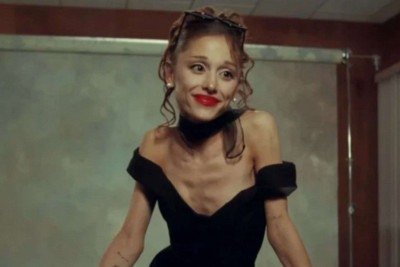 Comentários sobre o corpo de Ariana Grande vieram à tona depois da divulgação do clipe de 'Petal' -  (crédito: Reprodução/YouTube)