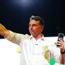 Podemos recusa apoio a Flávio Bolsonaro e decide ficar neutro na eleição - Foto: Vittor Sales/PL