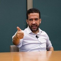 Janones critica campanha 'fofa' da esquerda: 'Arrogantes de salto alto'' - Jorge Lopes/EM/D.A Press