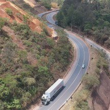 Carreta bitrem tomba na BR-381 e causa lentidão de 3km na Grande BH - Mateus Pereira/EM/D.A. Press
