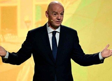 O ítalo-suíço Gianni Infantino vem sofrendo pressão para deixar a presidência da Fifa -  (crédito: Pablo PORCIUNCULA / AFP 25/1/2026)