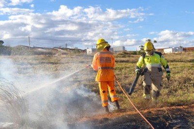 O incêndio na área de vegetação atingiu aproximadamente 34 hectares, equivalente a 48 campos de futebol -  (crédito: CBMMG / Divulgação )