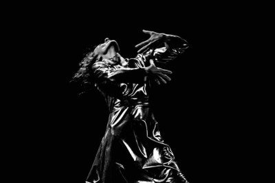 Alice Poppe em 'Celeste', coreografia que ser&aacute; apresentada quinta-feira (6/8), no Teatro Mar&iacute;lia
 -  (crédito: Denise Mendes/Divulga&ccedil;&atilde;o)