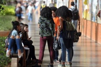 Estudo, trabalho e família: conheça o novo perfil do universitário