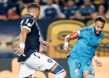 Neymar deu passe decisivo para gol de Rony, mas arrumou confusão após vitória do Santos sobre o Remo -  (crédito: Raul Baretta/Santos FC)