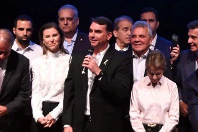 'Eu fiz duas filhas exatamente para isso. Quando eu ficar velhinho, eu vou ter quem vai tomar conta de mim', disse o senador  -  (crédito: Ed Alves/CB/D.A Press)