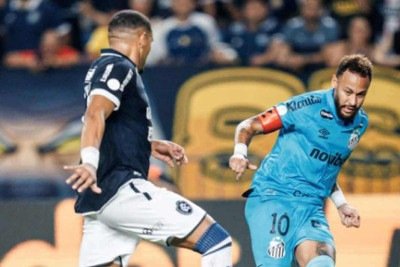 Neymar deu passe decisivo para gol de Rony, mas arrumou confusão após vitória do Santos sobre o Remo -  (crédito: Raul Baretta/Santos FC)