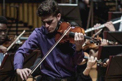 Aos 21 anos, Guido Sant'Anna estuda na Alemanha. Os concertos em BH ter&atilde;o pe&ccedil;as de  Hekel Tavares, Mendelssohn e Britten 
 -  (crédito: Alexandre Rezende/Divulga&ccedil;&atilde;o)