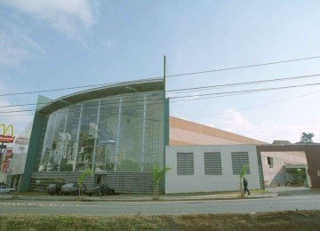 Localizado em frente ao BH Shopping, &agrave; margem da BR-356, na sa&iacute;da para o Rio de Janeiro, im&oacute;vel que est&aacute; sendo transformado em espa&ccedil;o de eventos foi erguido cerca de 20 anos atr&aacute;s para abrigar loja de materiais de constru&ccedil;&atilde;o 
       -  (crédito:  Jair Amaral/EM/D.A.Press )