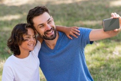 O Dia dos Pais &eacute; celebrado em diferentes datas e com diversas tradi&ccedil;&otilde;es ao redor do mundo, sempre refor&ccedil;ando o la&ccedil;o familiar -  (crédito: FreePik)