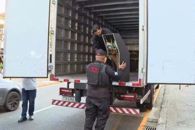 OperaÃ§Ã£o apreende mais de 300 mÃ¡quinas caÃ§a-nÃ­queis em dois bingos clandestinos -  (crédito: Tupi)