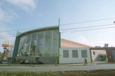 Localizado em frente ao BH Shopping, &agrave; margem da BR-356, na sa&iacute;da para o Rio de Janeiro, im&oacute;vel que est&aacute; sendo transformado em espa&ccedil;o de eventos foi erguido cerca de 20 anos atr&aacute;s para abrigar loja de materiais de constru&ccedil;&atilde;o 
       -  (crédito:  Jair Amaral/EM/D.A.Press )