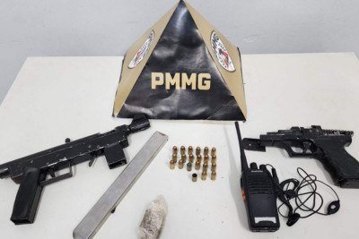 Armamento e munições foram apreendidos pela PM  -  (crédito: PMMG)