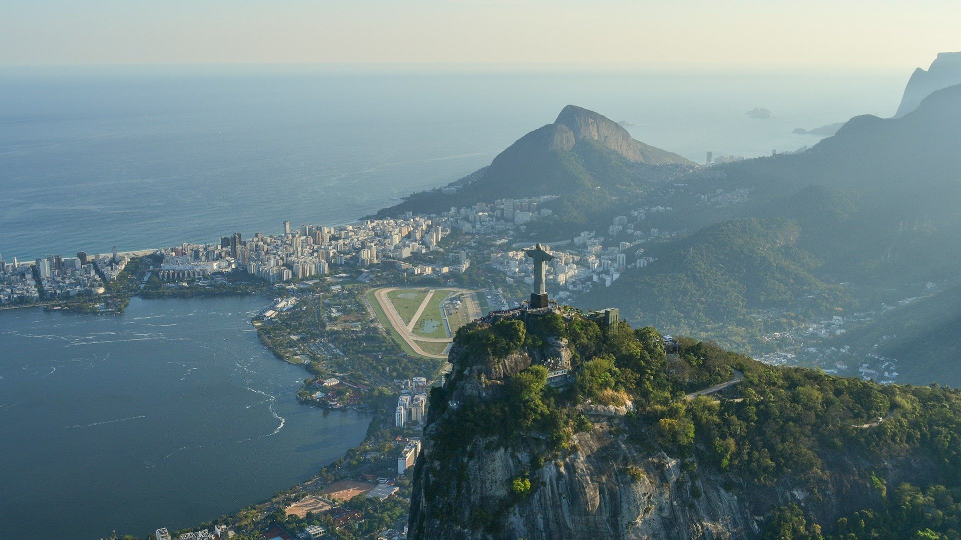 Aproveite os dias de folga do festival para conhecer as paisagens e pontos tur&iacute;sticos do Rio de Janeiro -  (crédito: Unsplash)