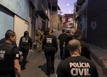 A ação teve como objetivo reprimir a atuação de grupos criminosos envolvidos na guerra -  (crédito: PCMG/Divulgação)