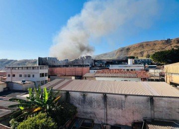 Risco de desabamento impede moradores de voltar para casa -  (crédito: Edésio Ferreira/EM/D.A.Press)