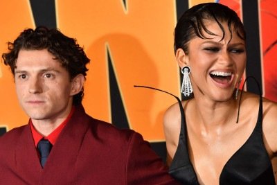 Tom Holland e Zendaya em evento p&uacute;blico, o casal de "Homem-Aranha" que ignorou conselhos de produtora sobre o relacionamento -  (crédito: Chris DELMAS / AFP)