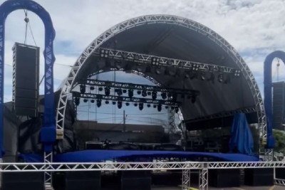 Montagem do palco para o Expo Betim Crist&atilde;, que acontece nesta sexta e s&aacute;bado (7 e 8 de agosto) -  (crédito: Divulga&ccedil;&atilde;o/Compeb)