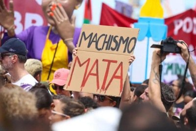 Responsabilidade de cuidar de filhos, familiares e do lar é um dos fatores que tornam as mulheres mais vulneráveis a violência de gênero -  (crédito: Tomaz Silva/Agência Brasil)