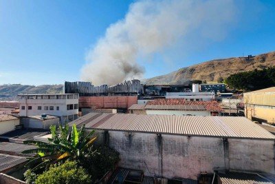 Risco de desabamento impede moradores de voltar para casa -  (crédito: Edésio Ferreira/EM/D.A.Press)