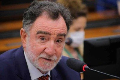 Patrus Ananias (PT) vai apostar na conexão com Lula, em sua gestão como prefeito de BH e no Bolsa Família
 -  (crédito: Paulo Sérgio/divulgação)