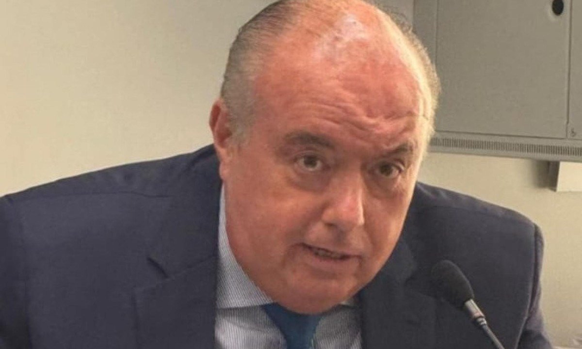 D&Eacute;CIO FREIRE Presidente do Conselho Consultivo dos Di&aacute;rios Associados,  s&oacute;cio-fundador do escrit&oacute;rio D&eacute;cio Freire Advogados - DFA