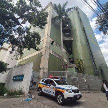Defesa Civil vistoria prédio abandonado atingido por incêndio em BH 