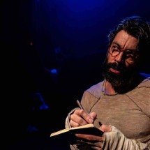 Ator de ‘Quem ama cuida’ vive três personagens em solo teatral em BH - bob sousa/divulgação