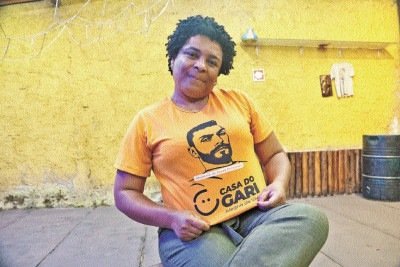 Ainda com o companheiro bem vivo na memória, Liliane França criou projeto de apoio aos garis: 'É um ano que a gente está na luta' -  (crédito: Marcos Vieira/EM/D.A Press)