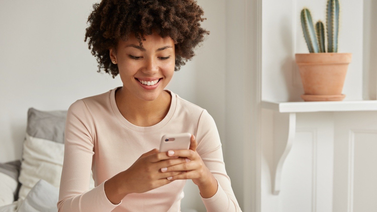 JOMO busca uma rela&ccedil;&atilde;o mais equilibrada com a tecnologia e o uso consciente das redes sociais para a sa&uacute;de mental -  (crédito: Freepik)