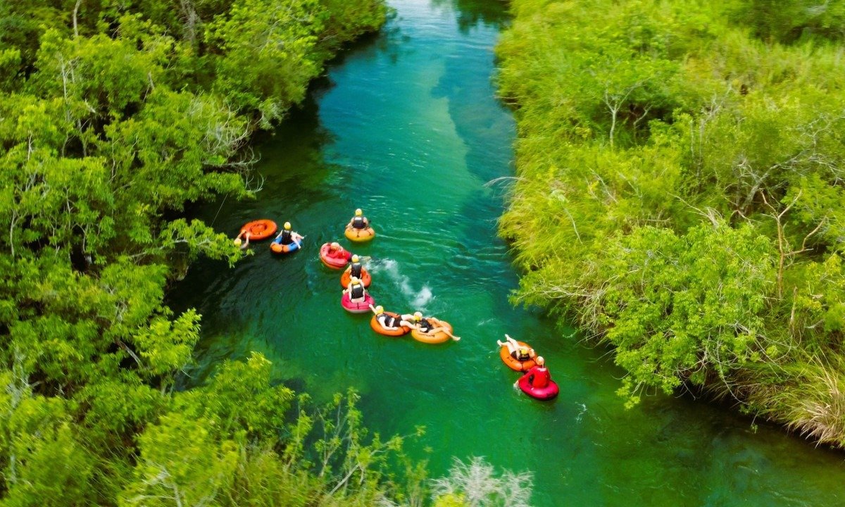No Boia Cross do Parque Ecol&oacute;gico Rio Formoso, a aventura &eacute; se deixar levar. Entre corredeiras, &aacute;guas cristalinas e a for&ccedil;a da natureza, o corpo segue o ritmo do rio &mdash; e a alma agradece