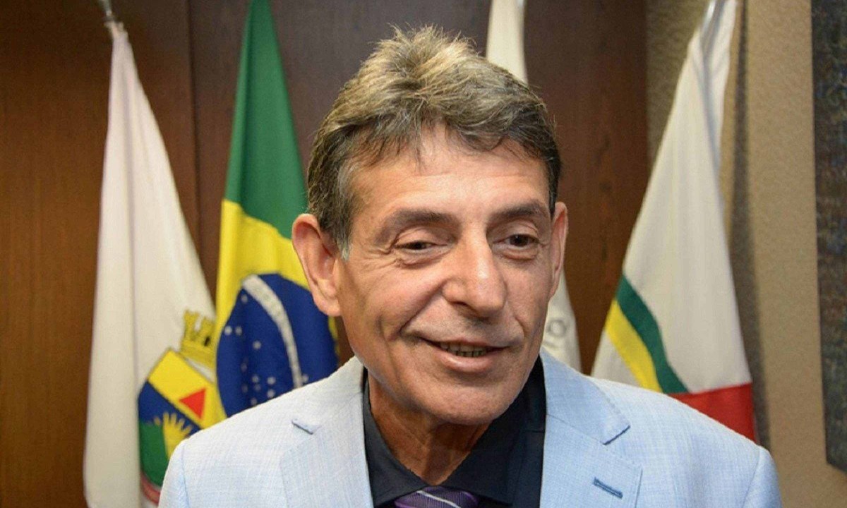Juiz Milton Lívio Lemos Salles foi afastado por beber durante audiência
- (crédito: Juarez Rodrigues/TJMG)