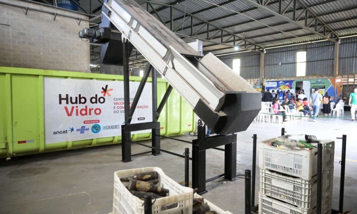 Site inaugura HUB Vidro, espaço que passa ser usado por catadores de recicláveis da Grande BH - (crédito: Leandro Couri/EM/D.A Press)