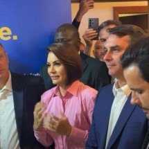 "Só atiram pedras em árvores que dão fruto", diz Michelle ao lado de Flávio - Armando Holanda/CB/DA.Press