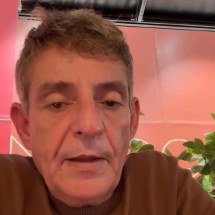 Juiz flagrado fumando e bebendo em julgamento é afastado pelo TJMG  - Redes sociais/Reprodução