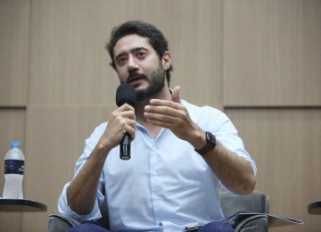 Gabriel Azevedo em sabatina na Faculdade Milton Campos, em Nova Lima, nesta terça-feira (11/8) -  (crédito: Edésio Ferreira/EM/D.A. Press)