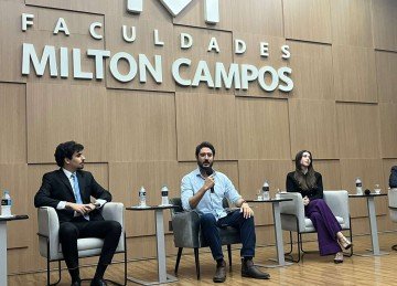 Gabriel Azevedo (MDB) em sabatina na Faculdade Milton Campos, nesta terça-feira (11/8) -  (crédito: Giovanna de Souza/EM/D.A. Press)