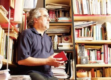 Marcelo Dolabela, mestre da poesia expandida, ganha homenagem em cortejo que será realizado na Rua Sapucaí
 -  (crédito: Eduardo Rocha/EM/22/3/2002)