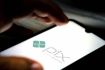 Comprovantes falsos de Pix s&atilde;o usados em golpes para enganar vendedores e comerciantes, exigindo aten&ccedil;&atilde;o na verifica&ccedil;&atilde;o do pagamento -  (crédito: Freepik)