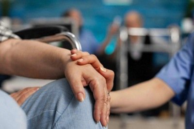 Envelhecimento da população fará com que cada vez mais brasileiros convivam durante anos com doenças graves e progressivas -  (crédito: Magnific)