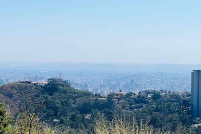 A temperatura mínima registrada nesta terça foi de 16°C, enquanto a máxima estimada é de 25°C -  (crédito: Edésio Ferreira/EM/D.A.Press)