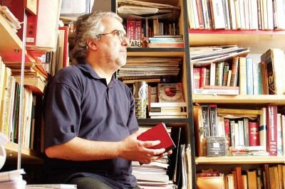 Marcelo Dolabela, mestre da poesia expandida, ganha homenagem em cortejo que será realizado na Rua Sapucaí
 -  (crédito: Eduardo Rocha/EM/22/3/2002)