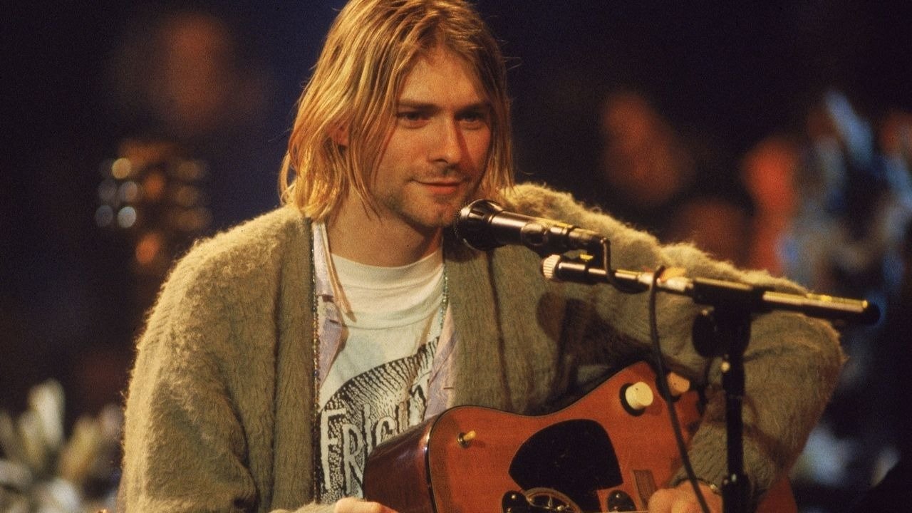 Kurt Cobain, figura central da investiga&ccedil;&atilde;o sobre sua morte, em registro de uma de suas apresenta&ccedil;&otilde;es musicais -  (crédito: Divulga&ccedil;&atilde;o / MTV)