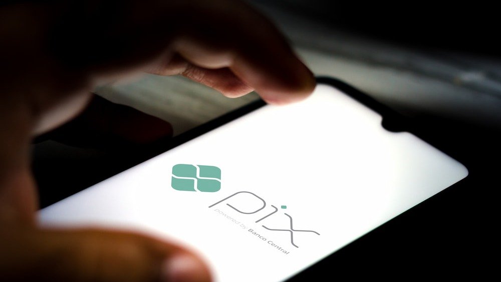 Comprovantes falsos de Pix s&atilde;o usados em golpes para enganar vendedores e comerciantes, exigindo aten&ccedil;&atilde;o na verifica&ccedil;&atilde;o do pagamento -  (crédito: Freepik)