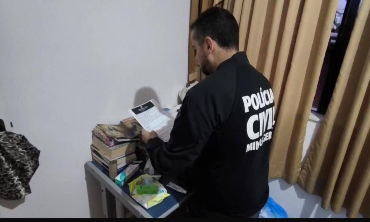 De acordo com a PCMG, foram cumpridos mandados de busca e apreensão, além do bloqueio de contas da empresa suspeita do crime - (crédito: PCMG/Divulgação )