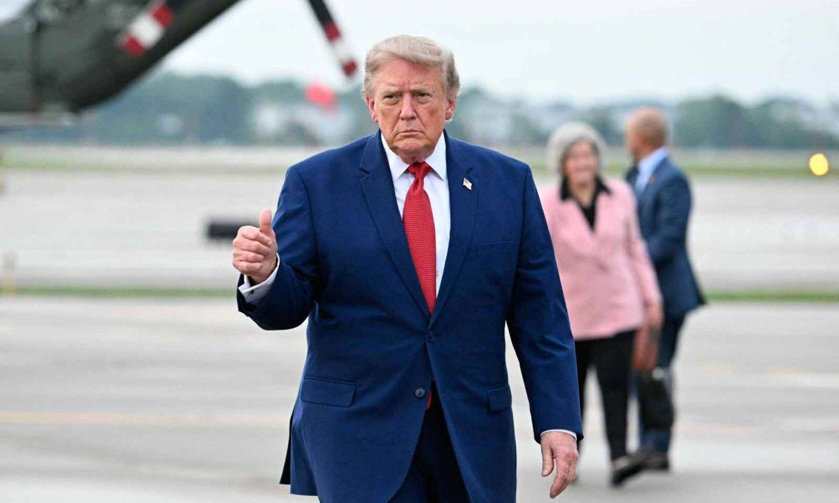 O presidente Donald Trump sonha com uma volta ao passado, quando Washington podia tratar a América Latina como seu quintal e enquadrar aliados e adversários -  (crédito: Jim Watson/AFP)