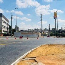 Marginal é interditada em Contagem para obra de adutora - Edésio Ferreira/EM/DA.Press
